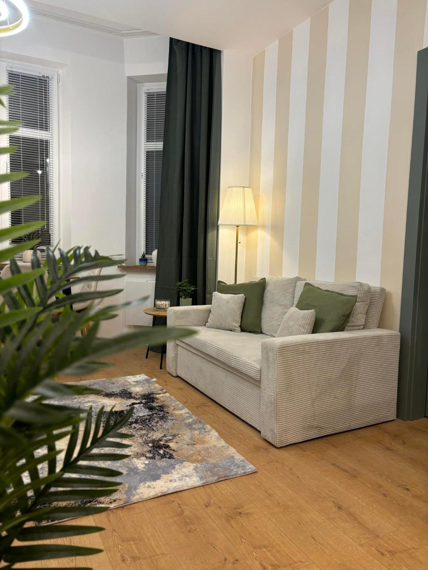 Apartament Pod Wieza 1 ヴァウブジフ エクステリア 写真